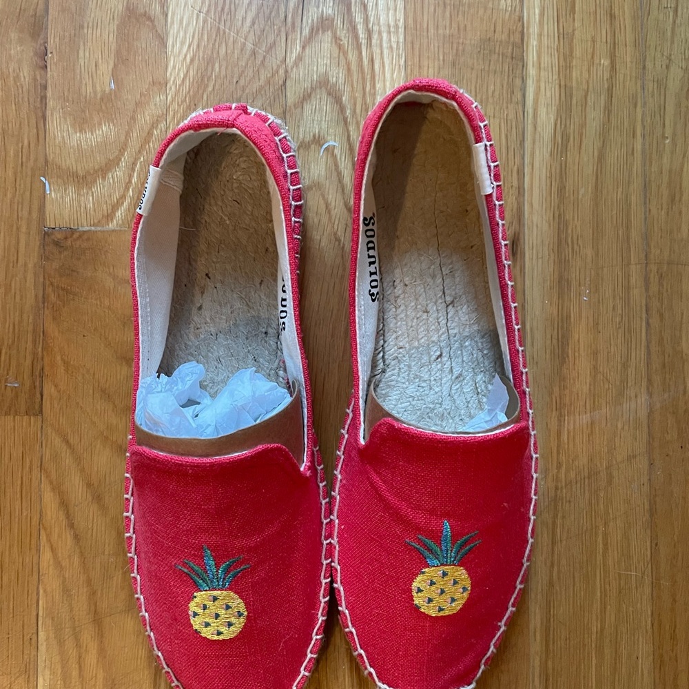 New Soludos Espadrille Smoking slipper.  Knobby Linen. Coral. Pineapple